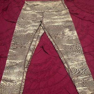 Lulu lemon Crop Align Pants sz 6. 21 inch.